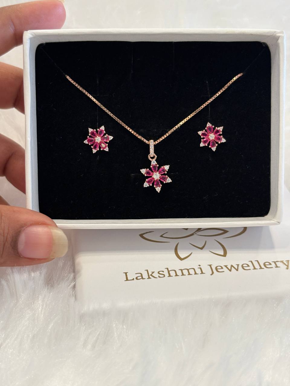Silver ruby red pendant set with rosegold finish