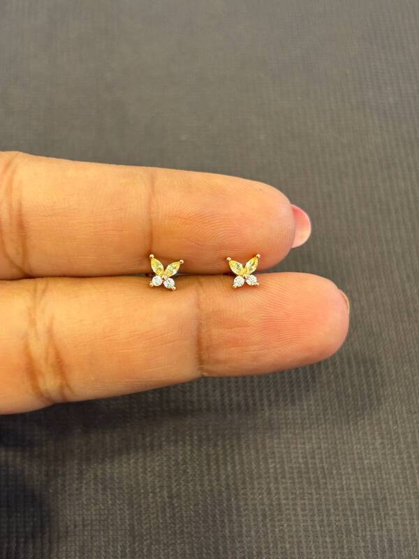 Silver yellow with white stone second stud with rosegold finish