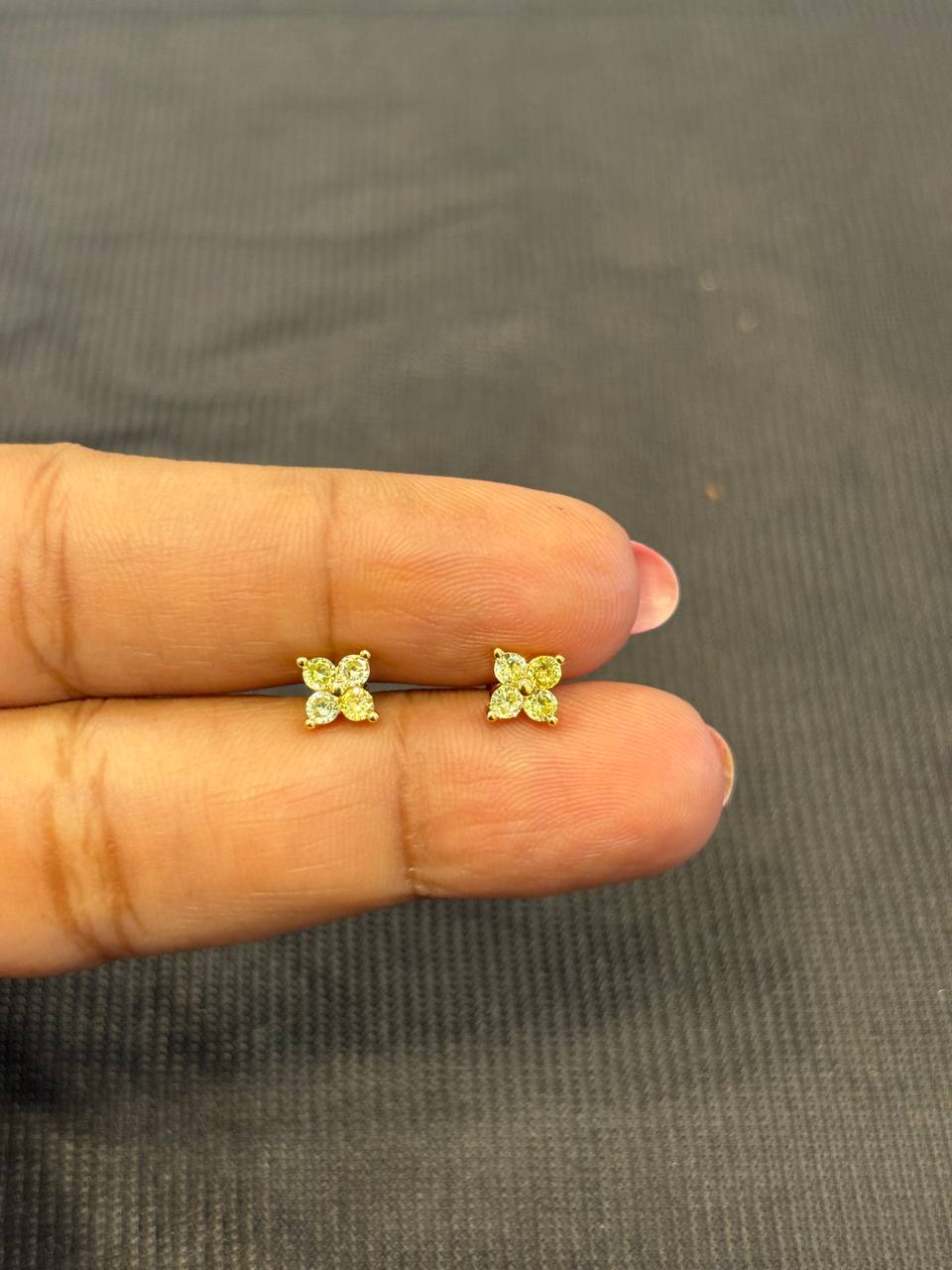 Silver yellow square second stud with gold finish