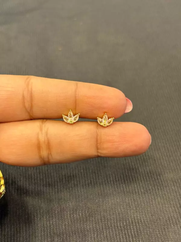 Silver pink tri second stud with gold finish