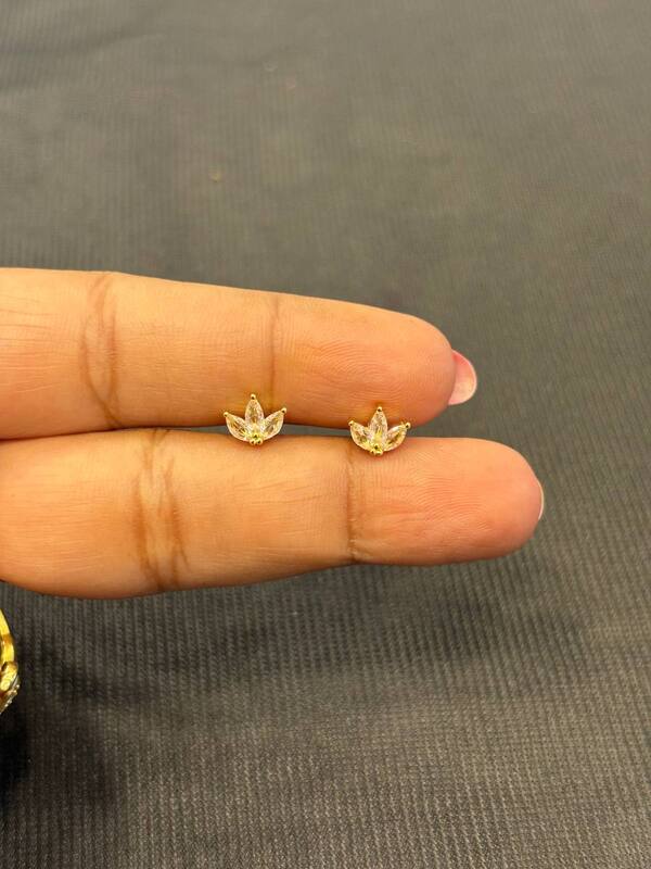 Silver pink tri second stud with gold finish