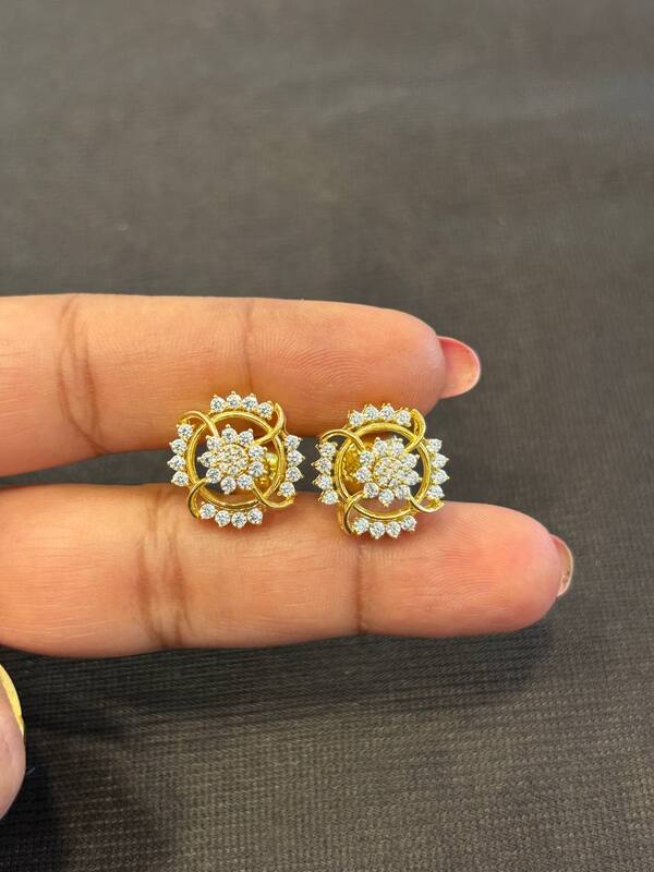 Silver twinkle bloom stud with gold finish