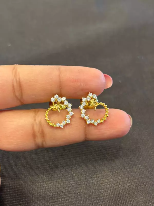 Silver round stud with gold finish