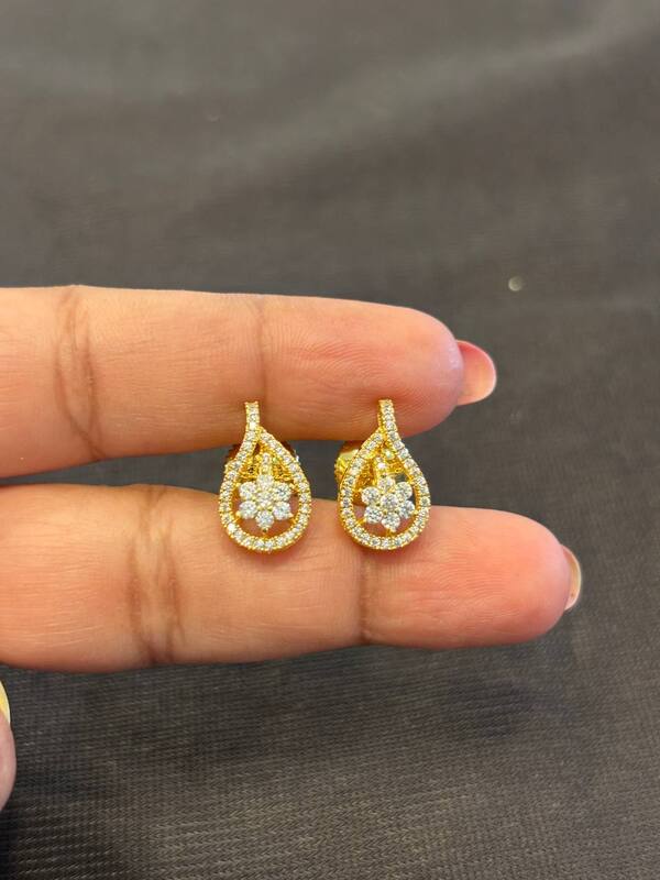 Silver silpona stud with gold finish