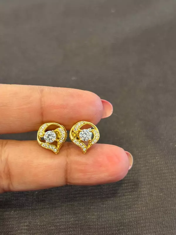 Silver velpon stud with gold finish
