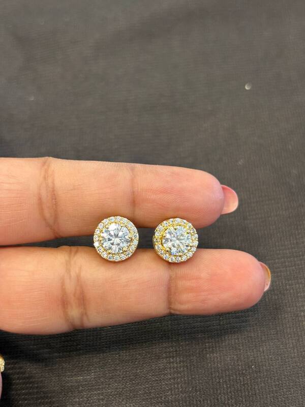 Silver vattam stone stud with gold finish