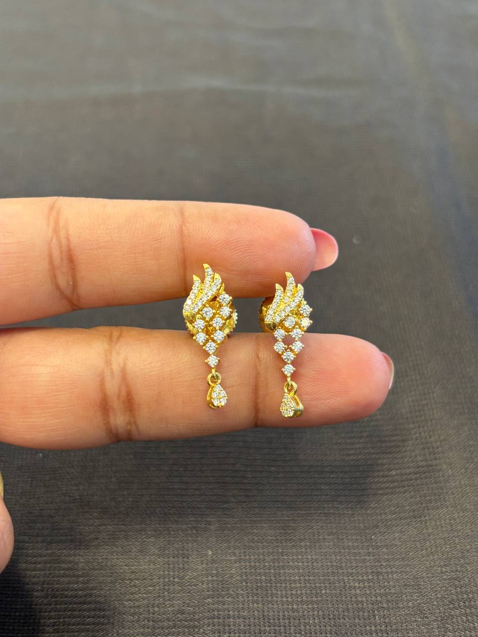 Silver vanam hanging with gold finish