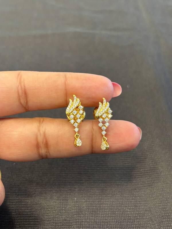 Silver vanam hanging with gold finish