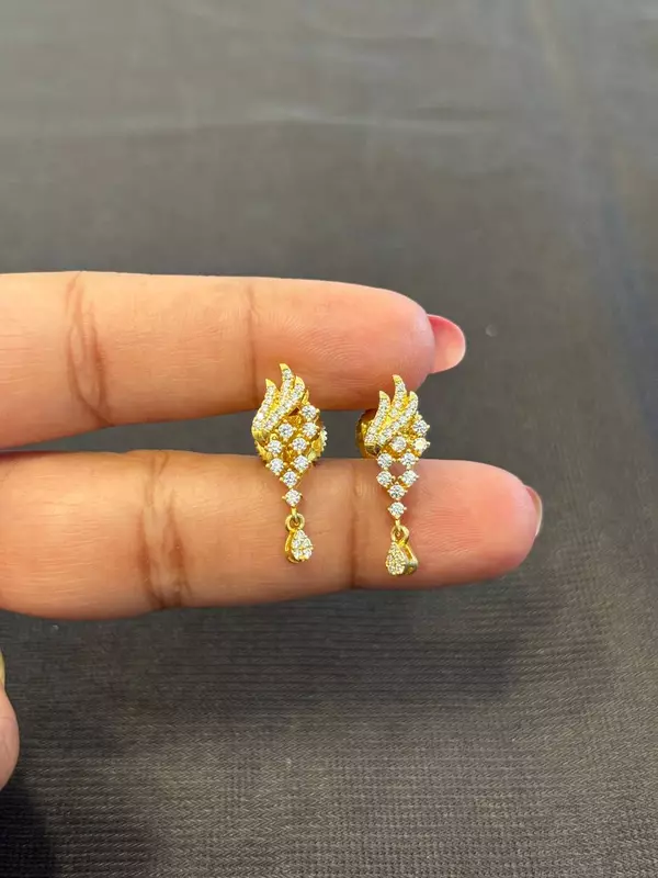 Silver vanam hanging with gold finish