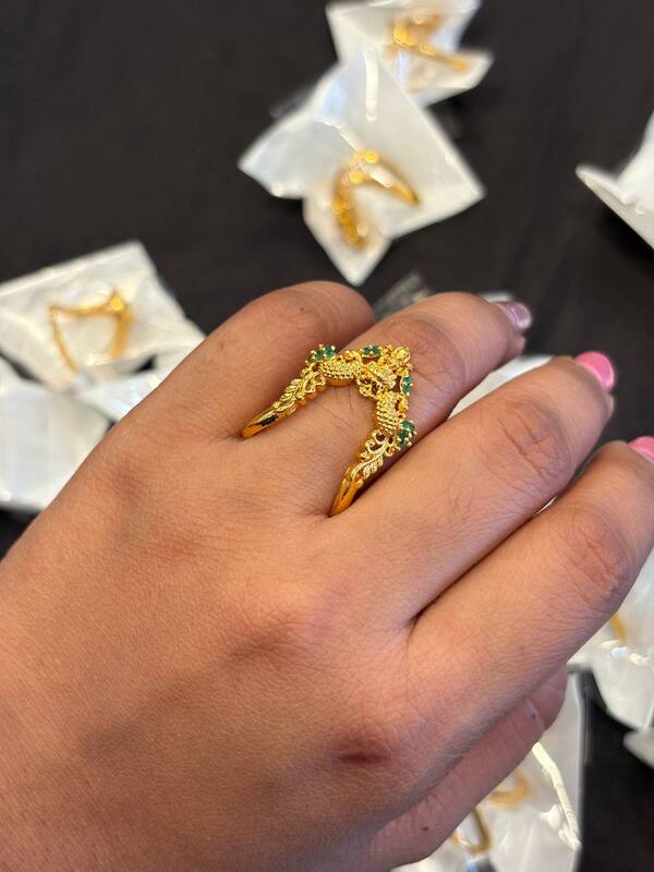 Silver vangi ring peacock1 with gold finish