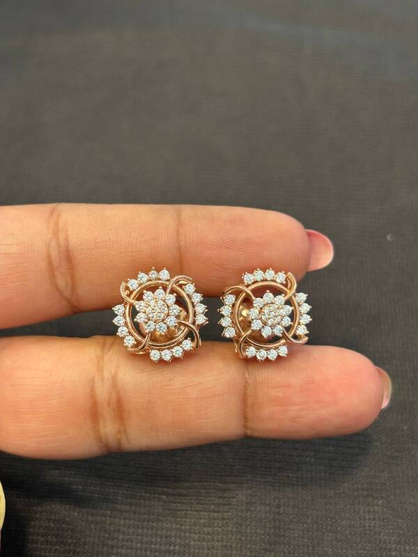 Silver vinvelli stud with rosegold finish