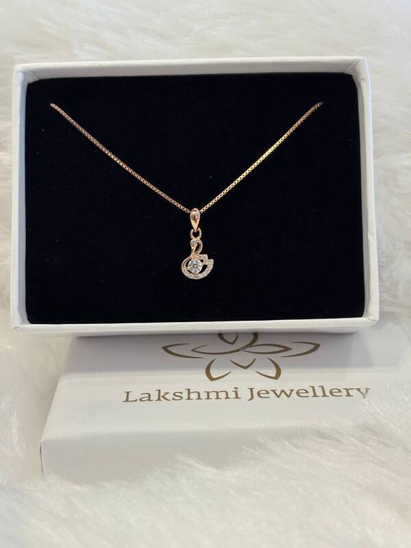 Silver swan magic chain with rosegold finish