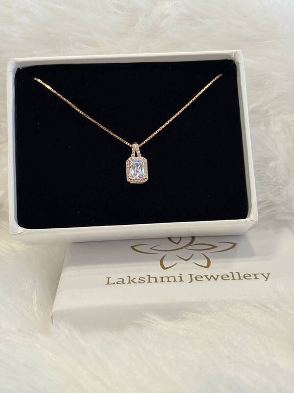 Silver spark chain with rosegodl finish