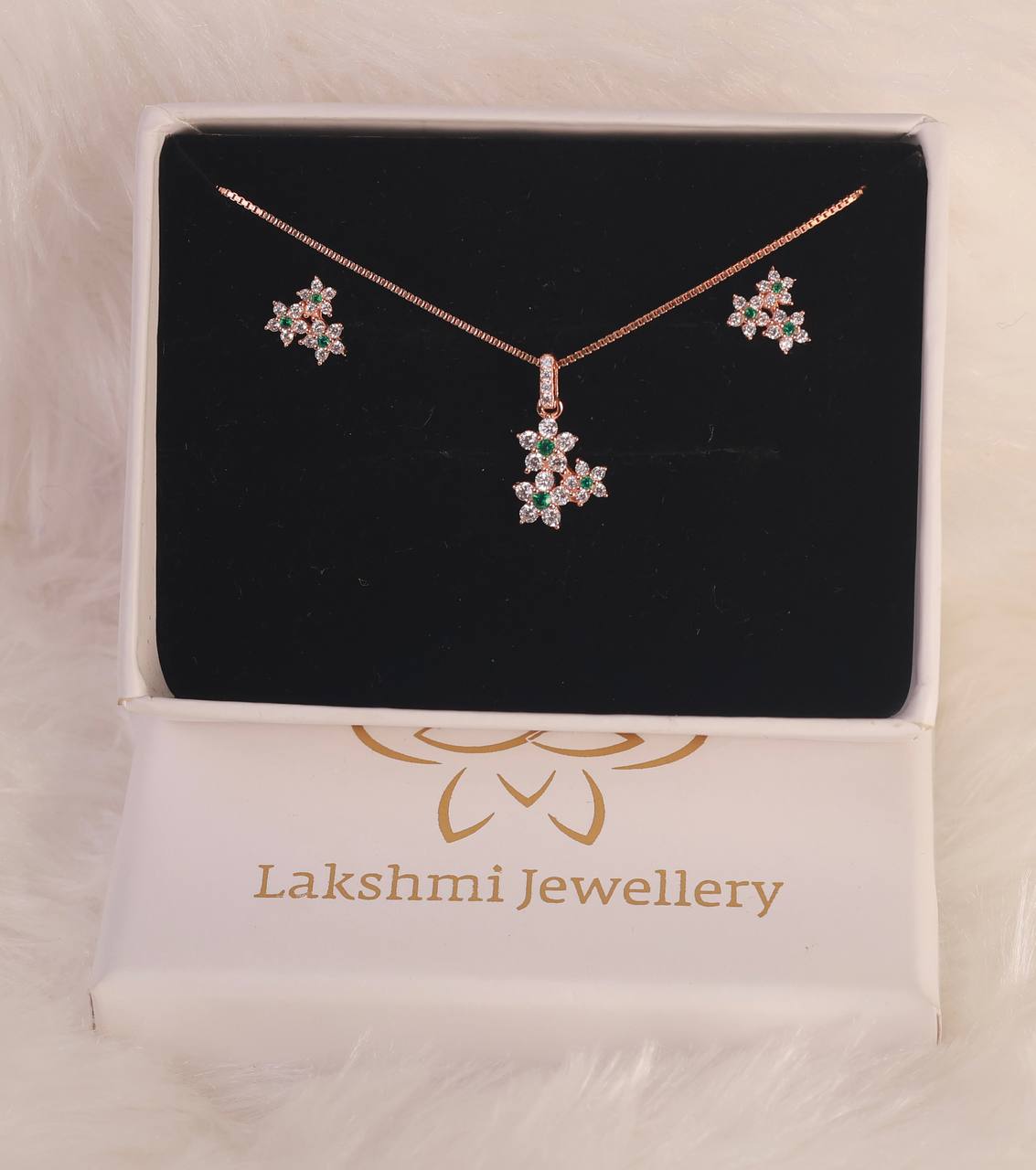 Silver sempon green pedant set with rosegold finish