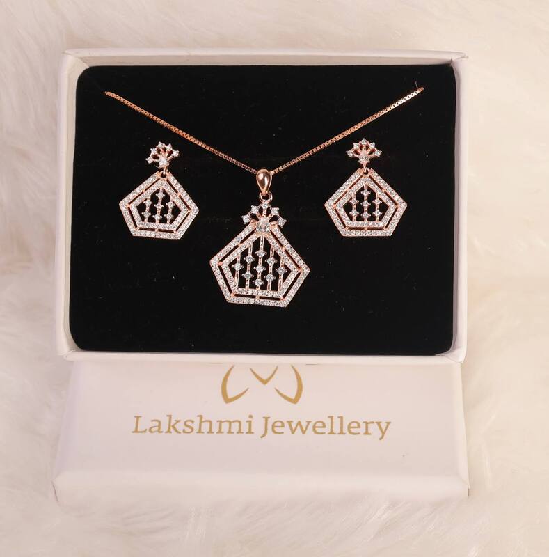 Silver then pendant set with rosegold finish