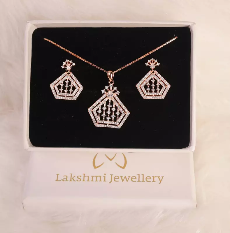 Silver then pendant set with rosegold finish