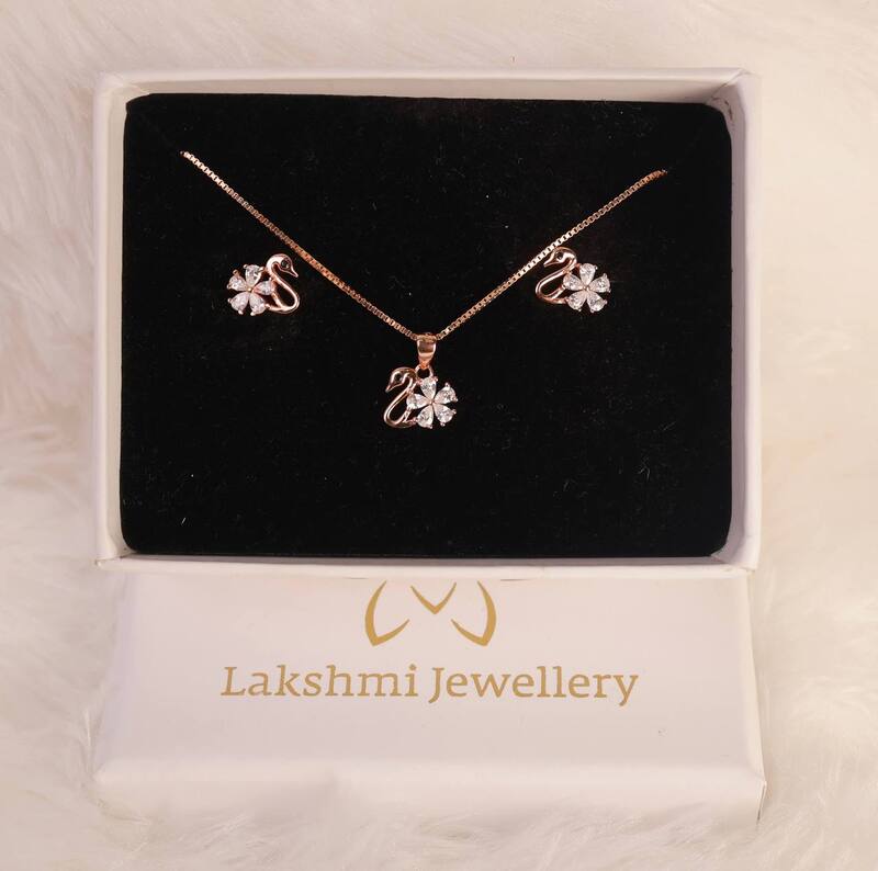 Silver annam white pendant set with rosegold finish