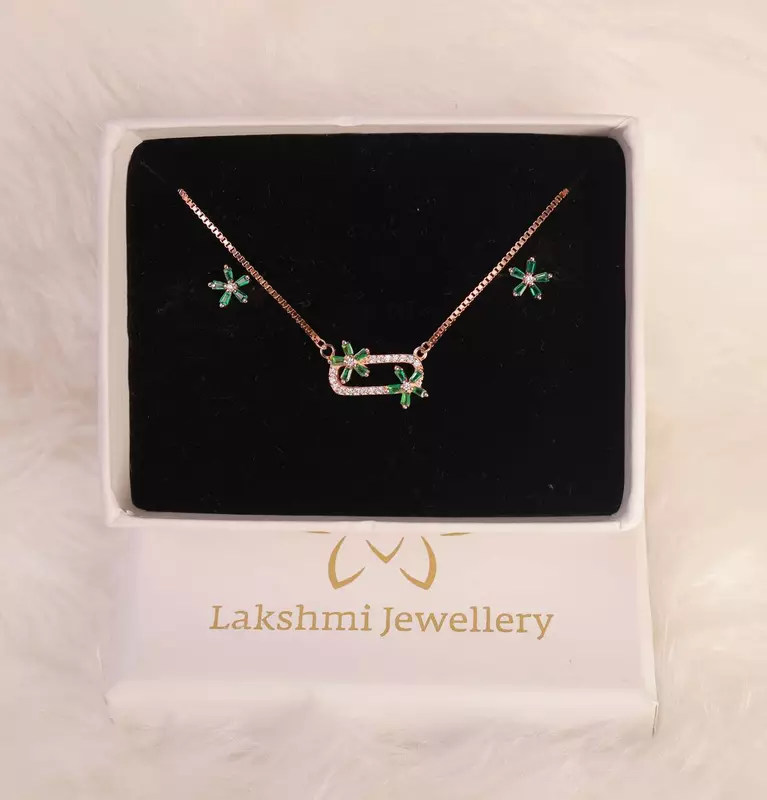 Silver raja pendant set with rosegold finish