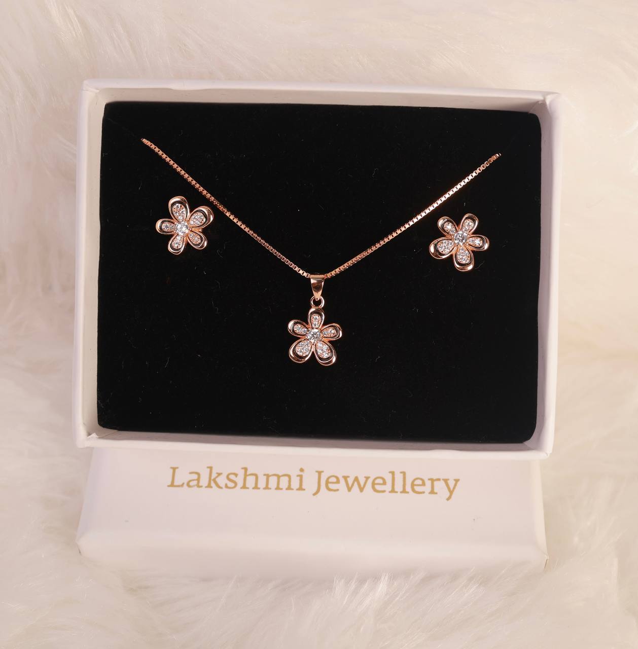Silver mullai pendant set with rosegod finish