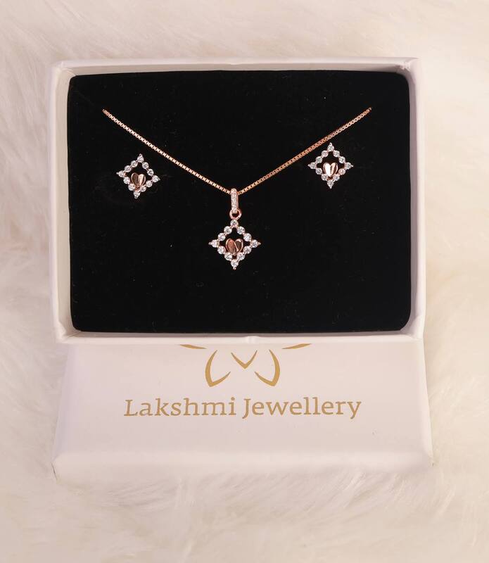 Silver vithai pendant set with rosegold finish