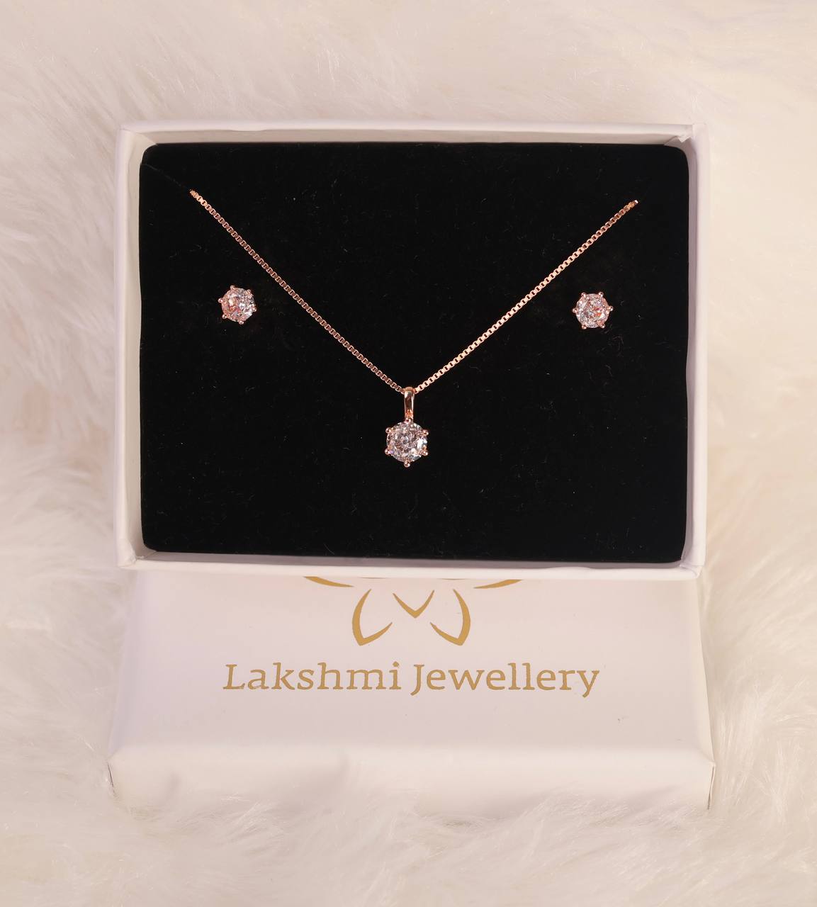 Silver solitaire1 pendant set with rosegold finish