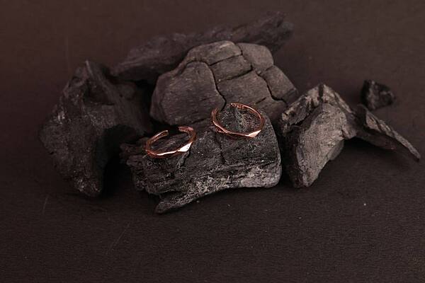 Silver siga toe ring with rosegold finish