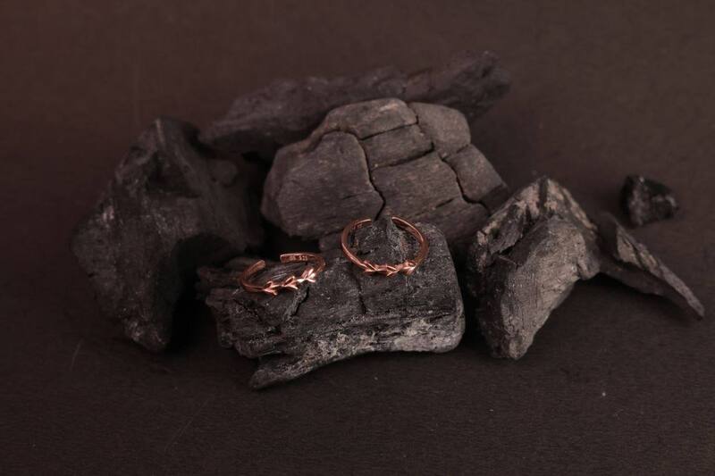 Silver raga toe ring with rosegold finish