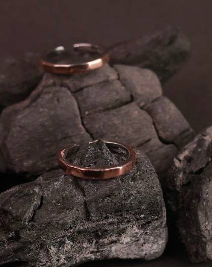 Silver maha toe ring with rosegold finish