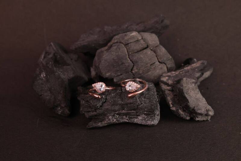 Silver raha toe ring with rosegold finish