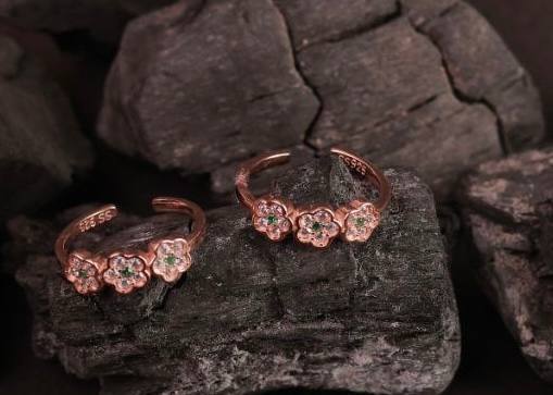 Silver maram toe ring with rosegold finish