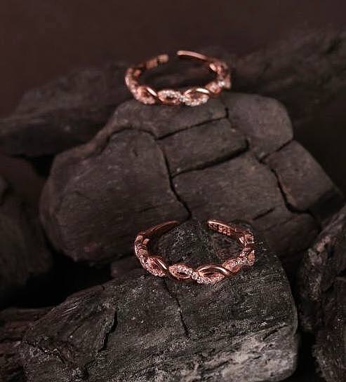 Silver mangala toe ring with rosegold finish