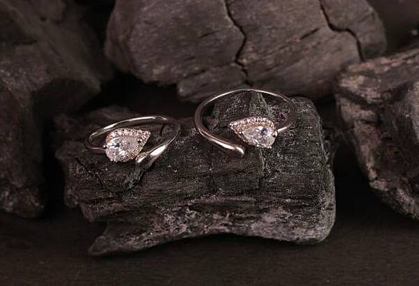 Silver raha toe ring