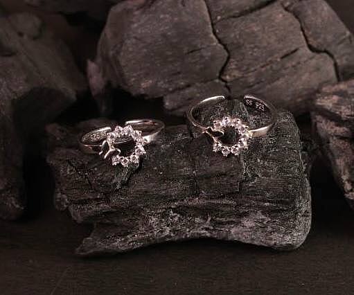 Silver butter toe ring