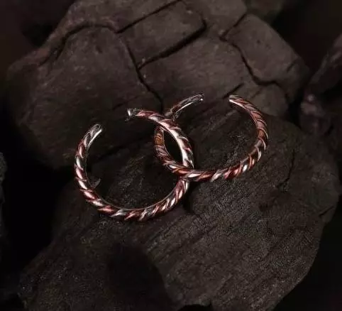 Silver mix toe ring with rosegold finish