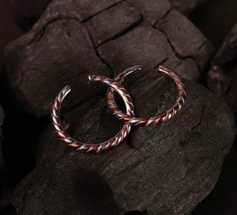 Silver mix toe ring with rosegold finish