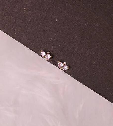 Silver pillai second stud with rosegold finish