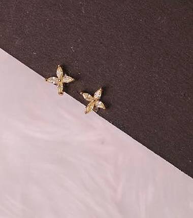 Silver glimpse second stud with rosegold finish