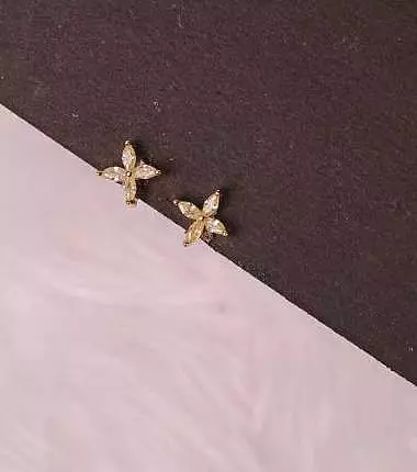 Silver glimpse second stud with rosegold finish