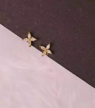 Silver glimpse second stud with rosegold finish
