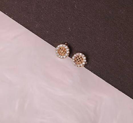 Silver min second stud with gold finish