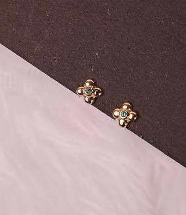 Silver tedddy second stud with rosegold finish