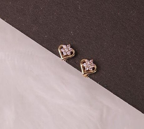 Silver heart flower 1 second stud with rosegold finish