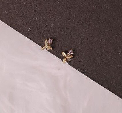 Silver tri pink second stud with gold finish