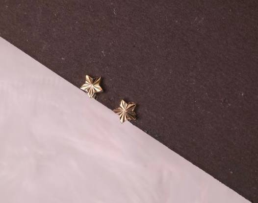 Silver new nakshthra second stud with gold finish