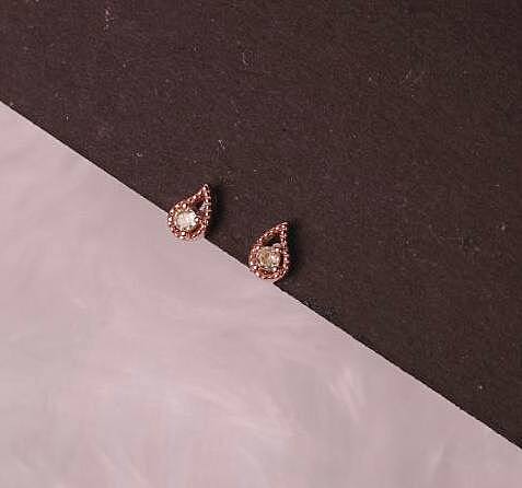 Silver manga yellow second stud with rosegold finish