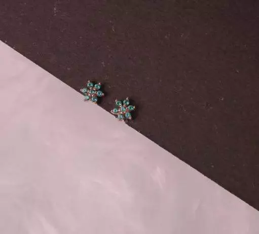 Silver flower blue second stud with rosegold finish