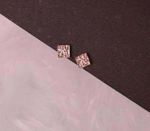 Silver dotted second stud with rosegold finish