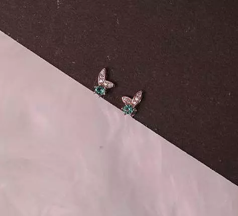 Silver bunny blue second stud with rosegold finish