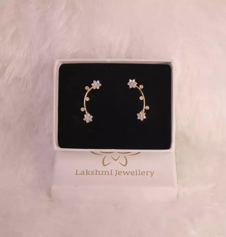 Silver double flower ear cuff with gold finish