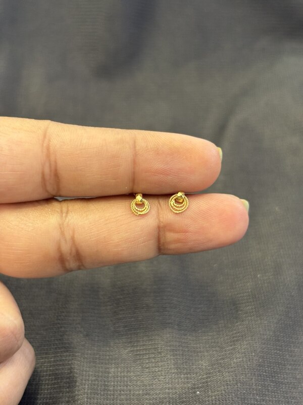 Layer 9carat gold stud pair